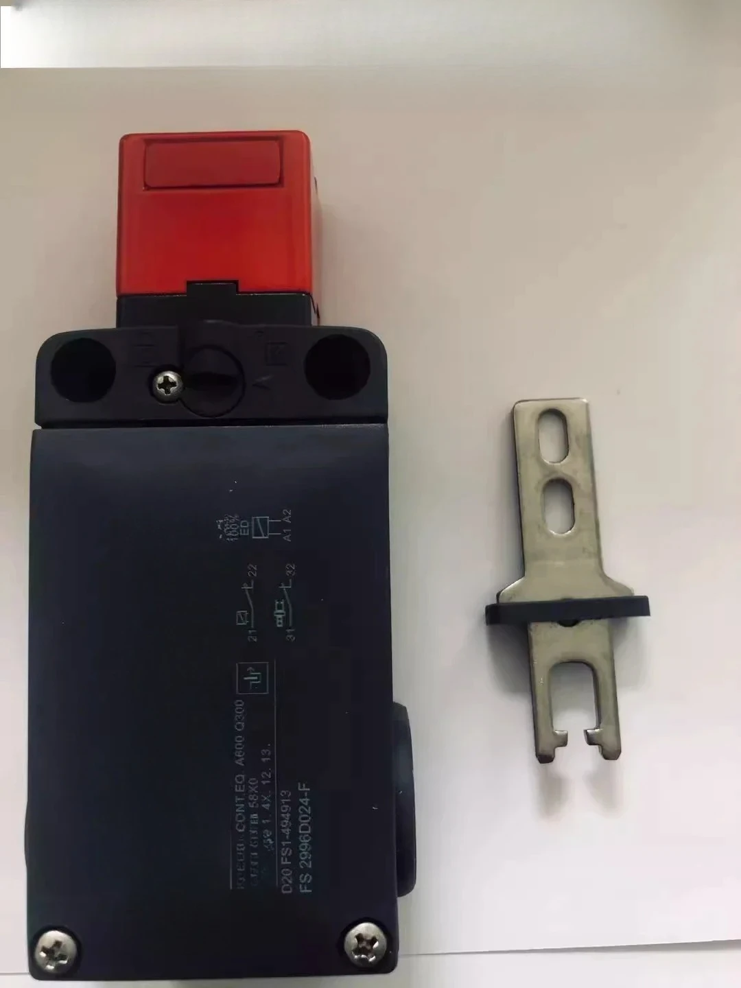 مفتاح قفل كهربائي ألماني أصلي مستورد FS2996D024F #5