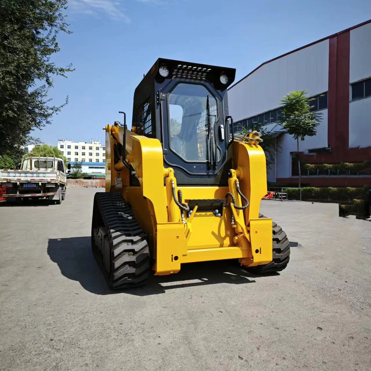 Pallet Fork Matching Unit Skid Steer Loader Skid Steer Loader For Warehouse Pallet Transport And Goods Unloading Project