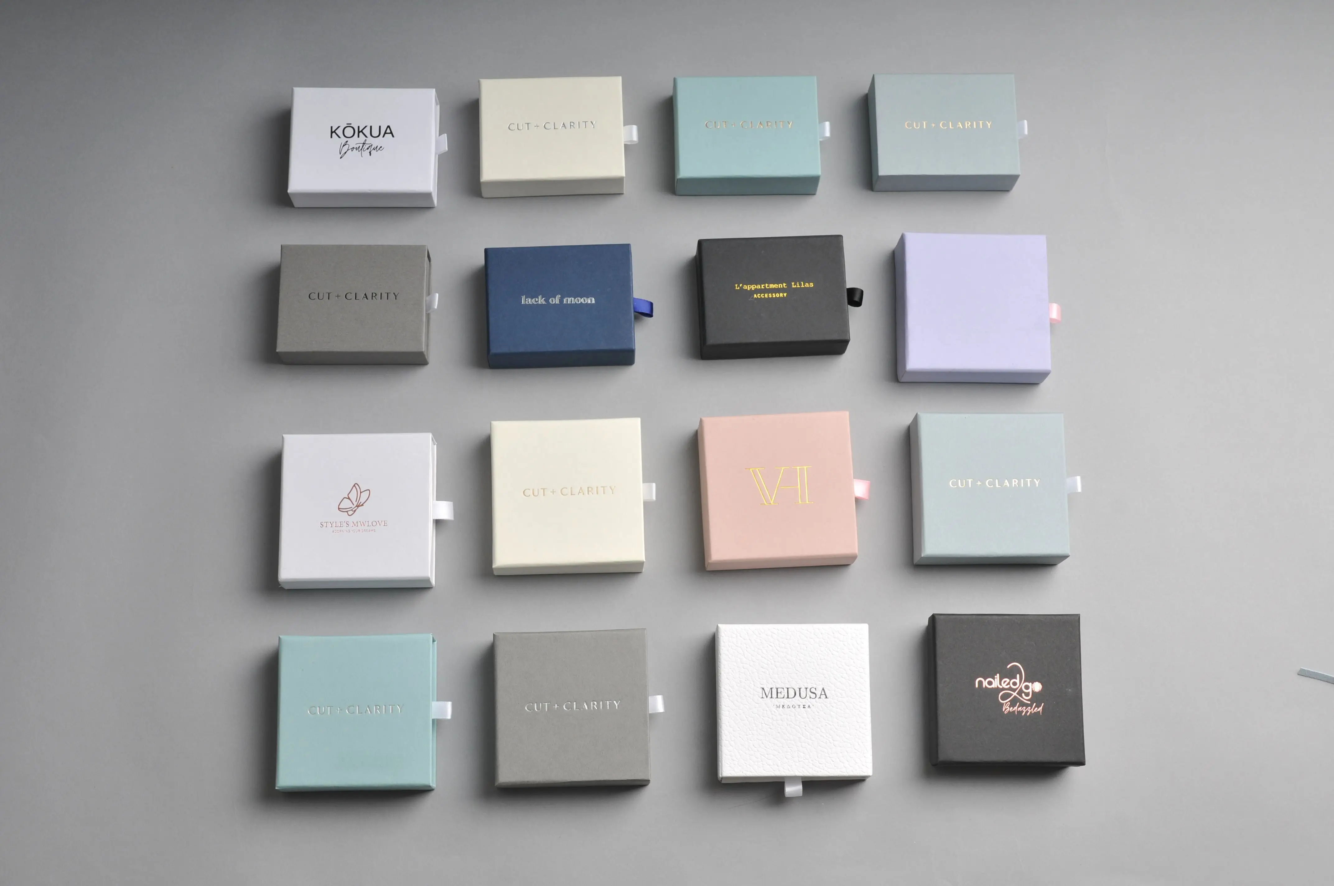 50pcs 2025 Low MOQ No Logo Luxury White Texture Slide Drawer Cardboard Jewelry Box for Necklace Gift Packaging