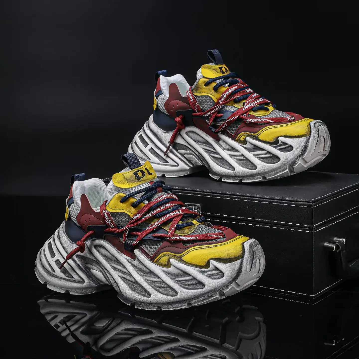 

Mecha-Inspired Distressed Dad Shoes for Men, Breathable Mesh Thick-Sole Casual Sneakers with Double Laces
