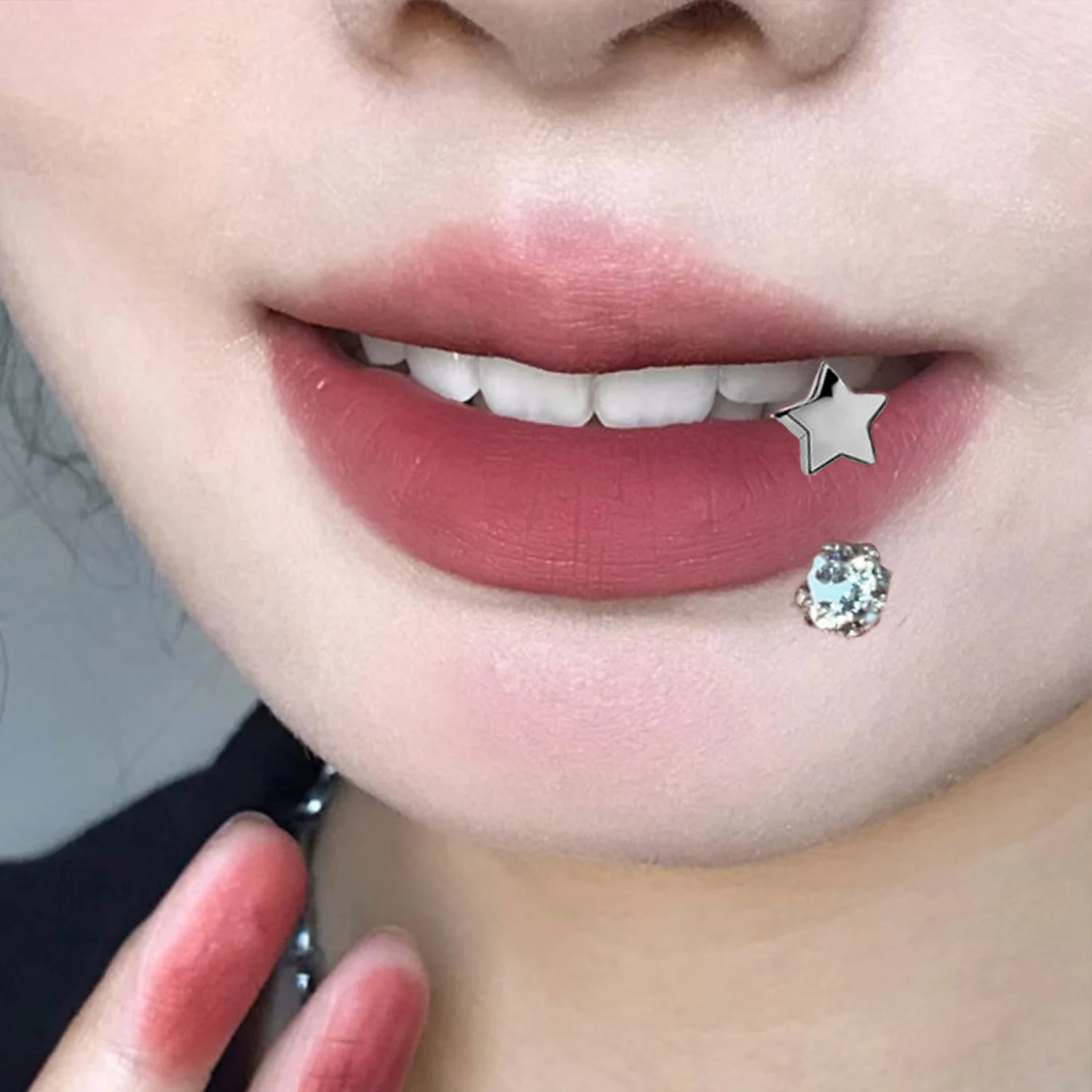 1Pcs Stainless Steel Piercing Lip Ring Bat Butterfly C- Shaped Lip Stud for Women Girl Fashion Gothic Lip Piercing Body Jewelry