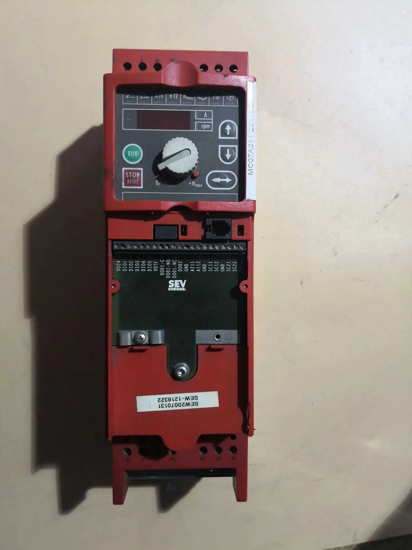 

MC07A011-2B1-4-00 Inverter for SEW MC07A011-2B1-4-00
