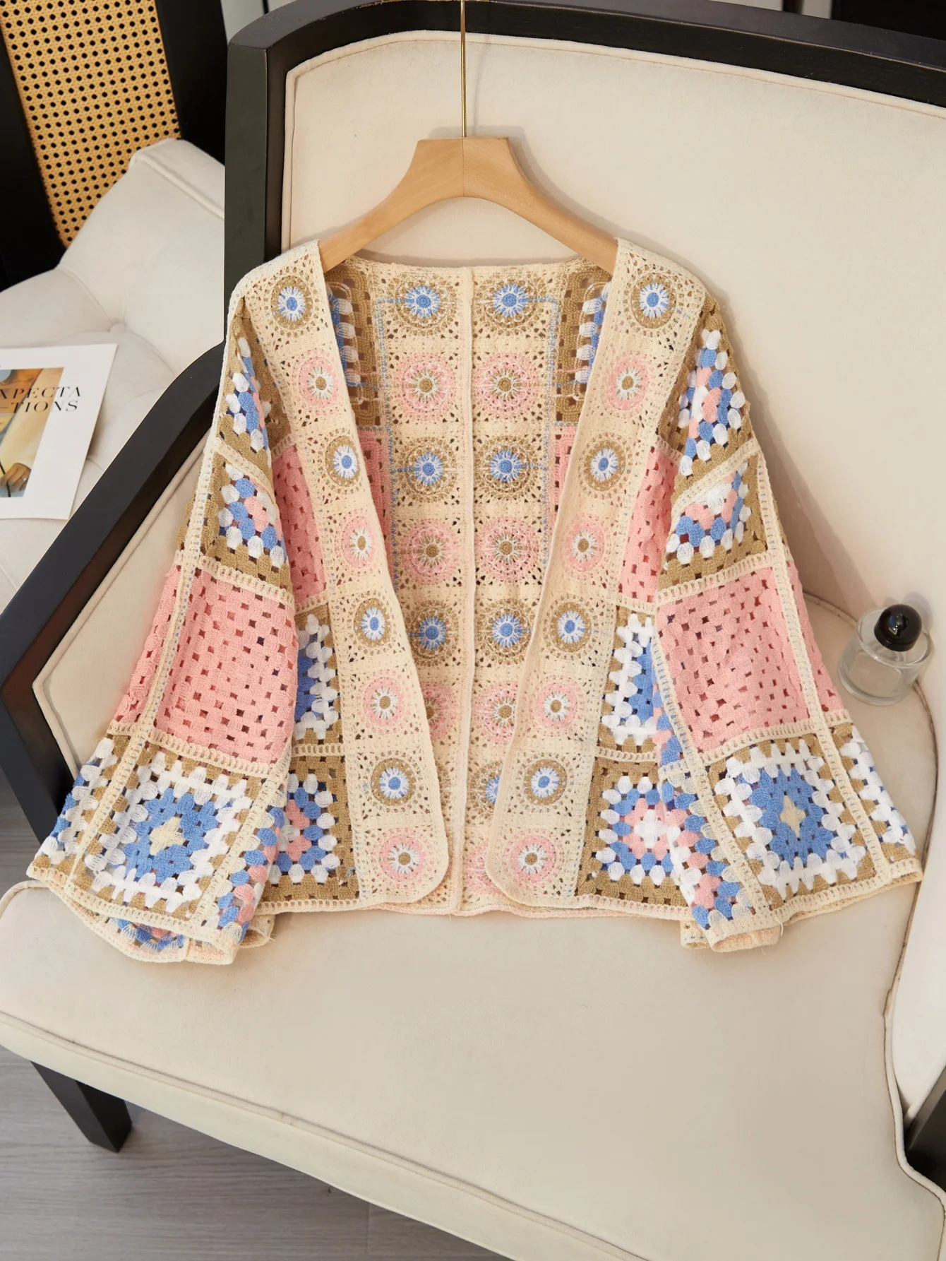 

2025 Spring Autumn Bohemian National Hollow Embroidery Lace Cardigan Contrast Color Long Sleeve Short Women's Knitted Top