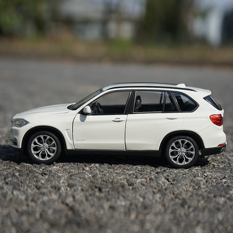 WELLY 1:24 BMW X5 SUV Toy Alloy Car Diecasts & Toy Vehicles Car Model Miniature Scale Model Car Toys For Children