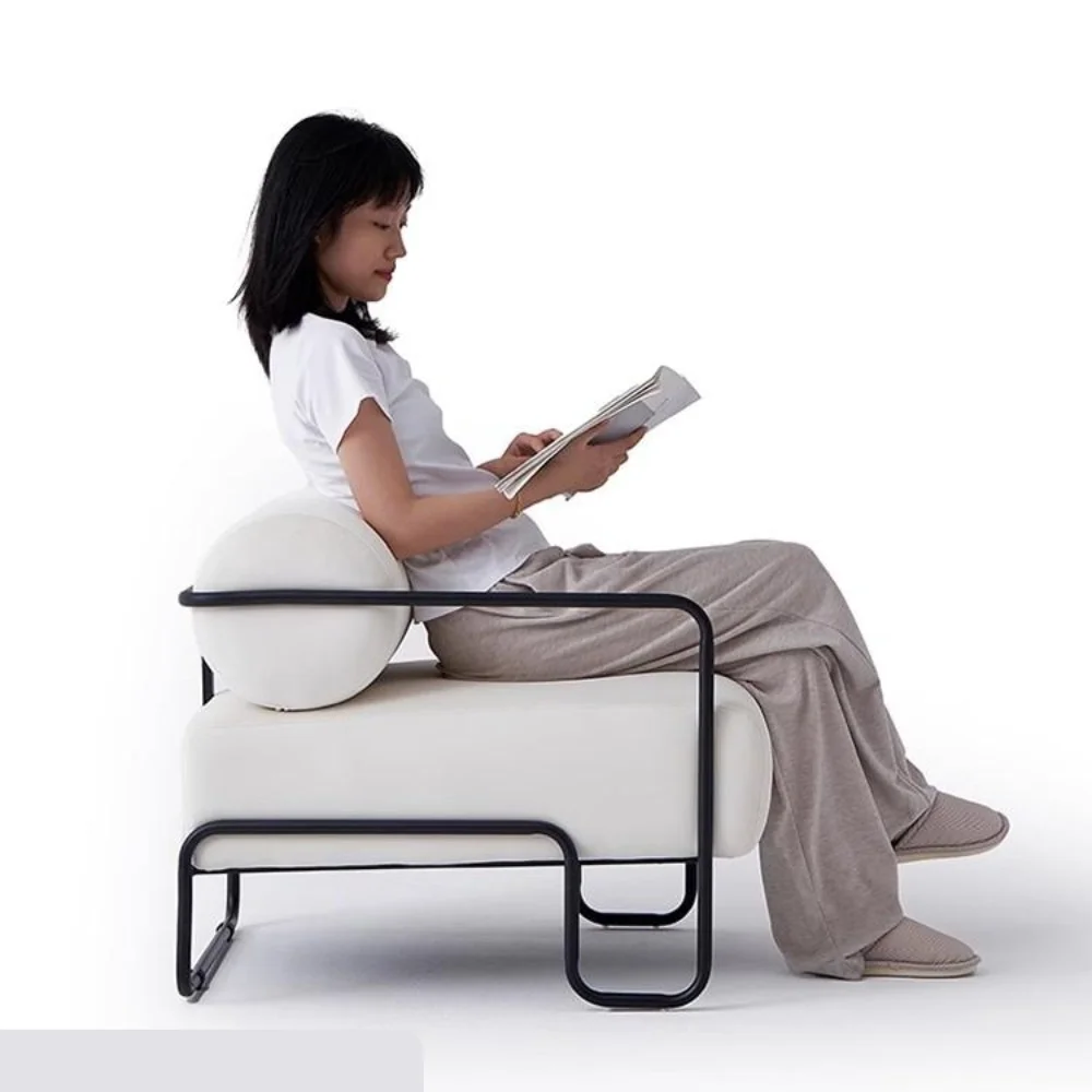 Eenpersoonsfauteuil in middeleeuwse stijl