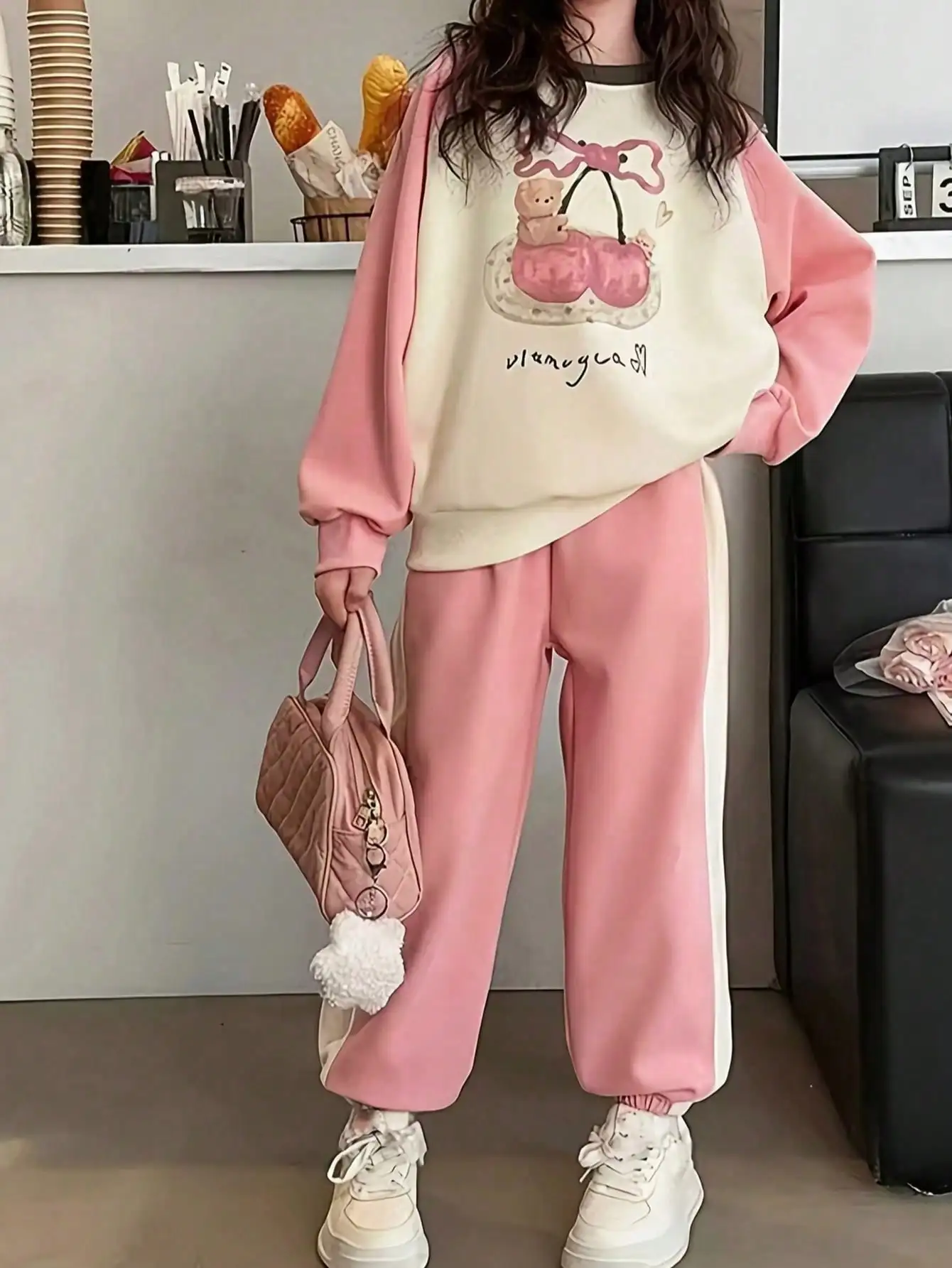 

Милый контрастный вишневый принт, круглый вырез, модные повседневные брюки, подходят для ежедневных поездок.