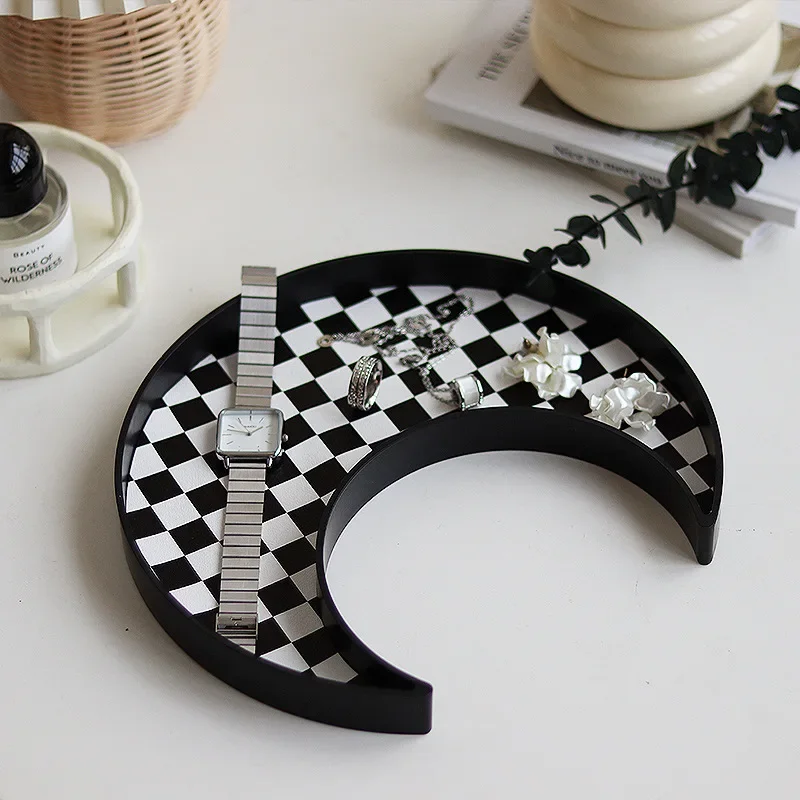 Chessboard color entrance living room moon-shaped tray water cup