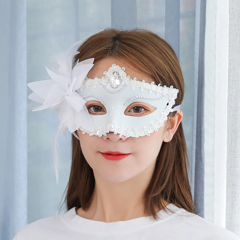 Masquerade Half Face Covering 3D Flower Crystal Facewear Theme Party Face Covering for Adults