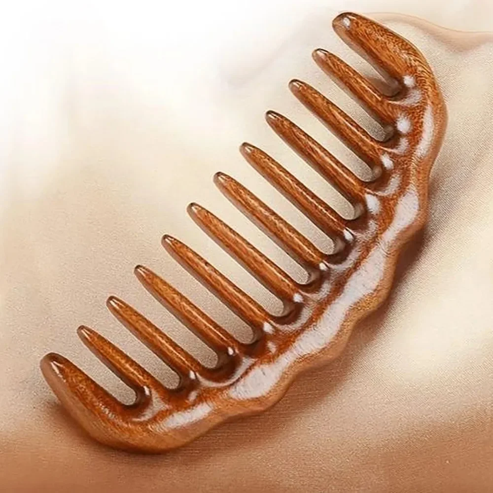 مشط خشب الصندل الطبيعي ذو أسنان واسعة ومضاد للكهرباء الساكنة مدلك فروة الرأس للنساء/الرجال مشط خشبي لفك تشابك الشعر هدية العناية بالشعر