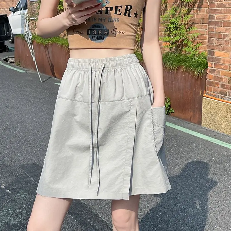Quick drying workwear skirt pants women's summer new elastic waist front split design sporty and casual five part skirt