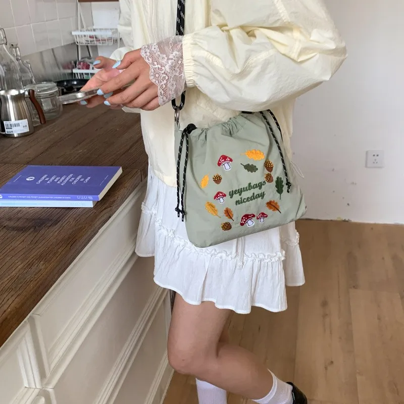 bolsa-de-telefone-transversal-de-nylon-com-bordado-retro-bolsa-de-armazenamento-casual-para-viagens-bolsa-fena-versatil