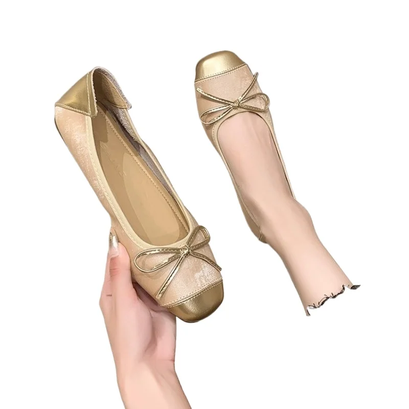 البائع الساخن 2026 الفرنسية الصيف جديد لينة أسفل رئيس مربع الانزلاق على الباليه الشقق الرجعية أحذية نسائية البوليستر نسخة كعب مسطح