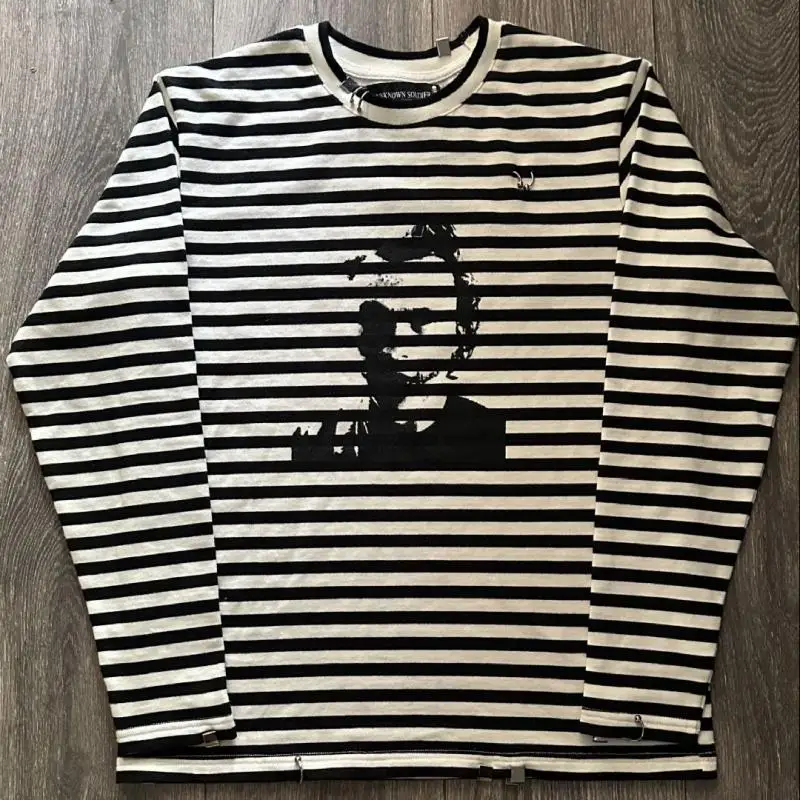 2025 Camiseta estampada preta escura estilo novo, pulôver de manga comprida com gola redonda, blusa de streetwear y2k masculina e feminina