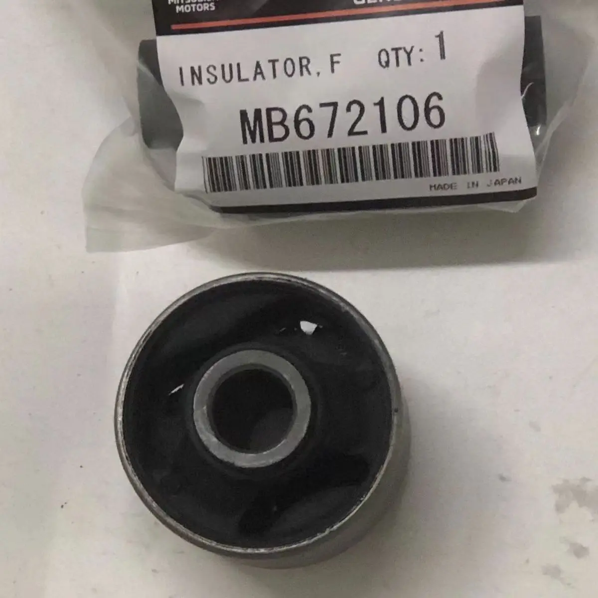 Front Differential Support Bushing Rubber Sleeve For  MITSUBISHI PAJERO H76 H77 MB430694 MB672106