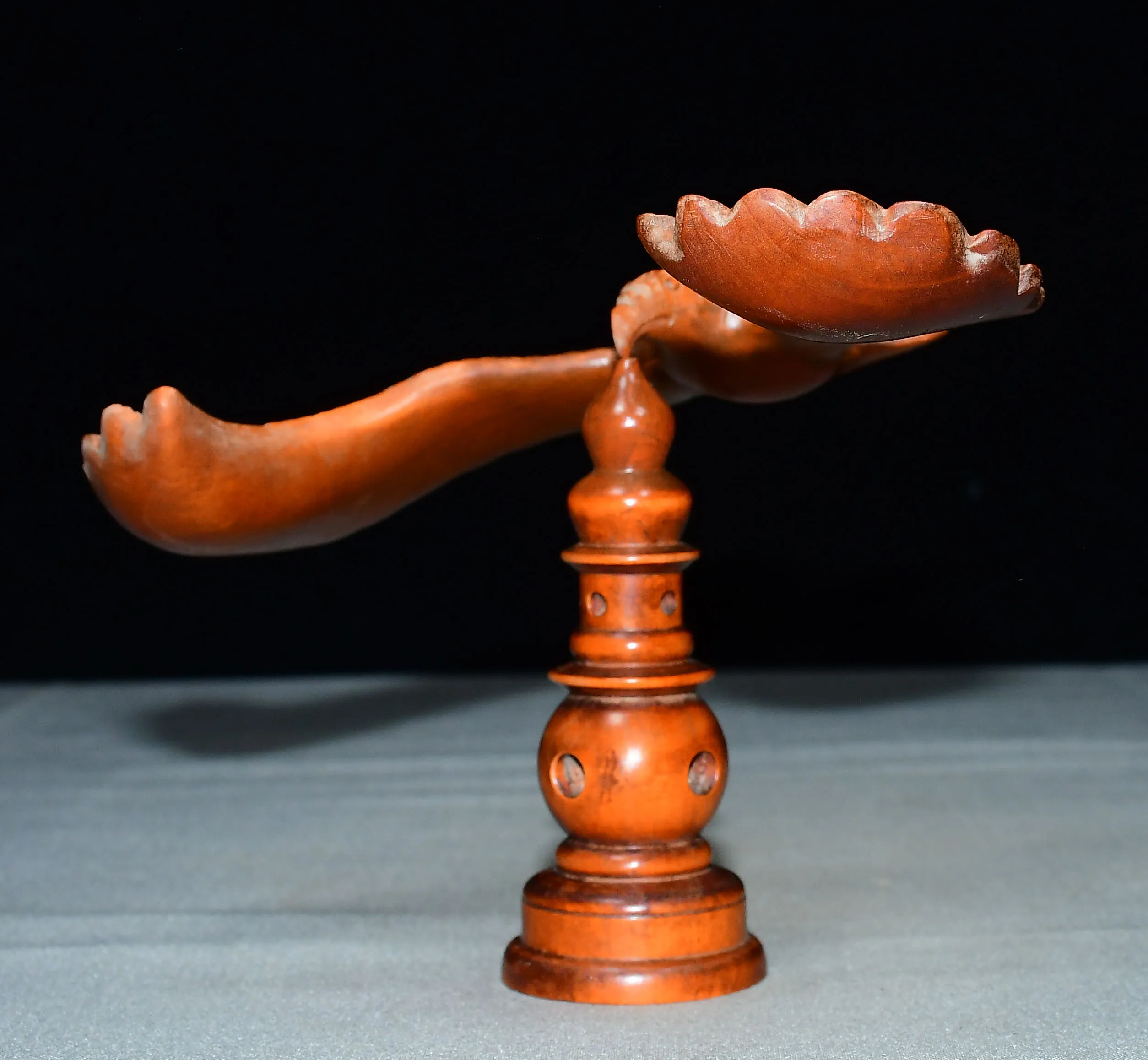 Statue d'aigle en buis ancien de 6 pouces sur base pagode, pour la réalisation de vos rêves, décoration de bureau, pour la prospérité, ornements pour maison de ville