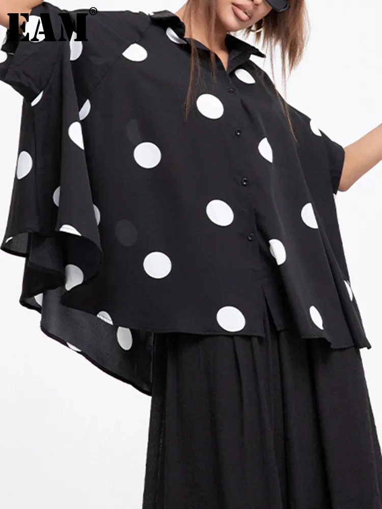 [EAM] Women Black Big Size Dots Causal Blouse New Lapel Half Sleeve Loose Fit Shirt Fashion Tide Spring Autumn 2024 1DE7714