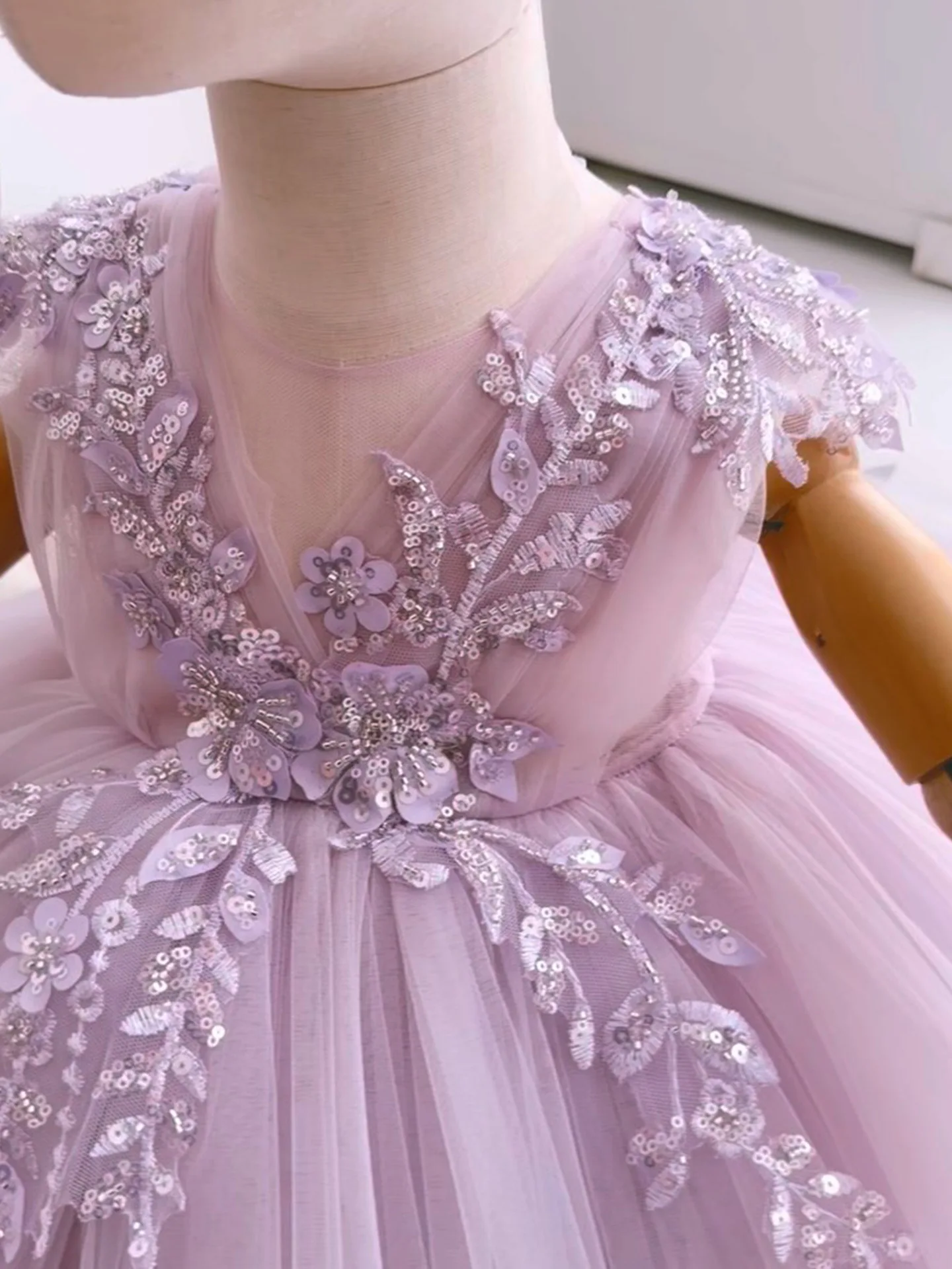 Custom Flower Girl Dress Wedding Dress First Christmas Party Kids Sheer Neck Sleeveless Floral Lace Sequin Tulle Tutu Dress Form