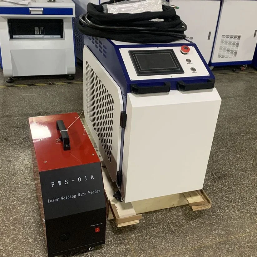 

Высококачественный лазерный сварочный аппарат 4-в-1 для сварки и очистки волоконным лазером, 2000 Вт/3000 Вт, по выгодной цене