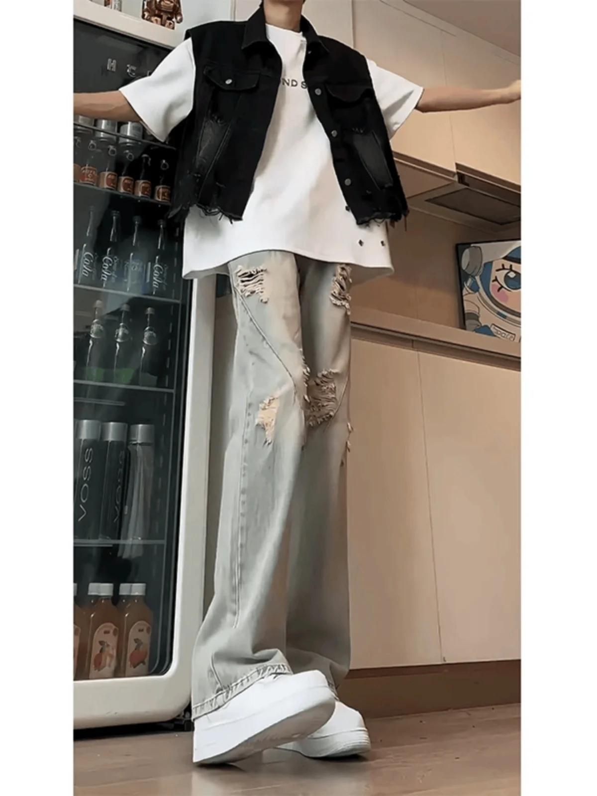 

Мужские джинсы в стиле ретро, летние, с дизайнерскими дырками, прямые, с легким расклешением, повседневные, в стиле High Street