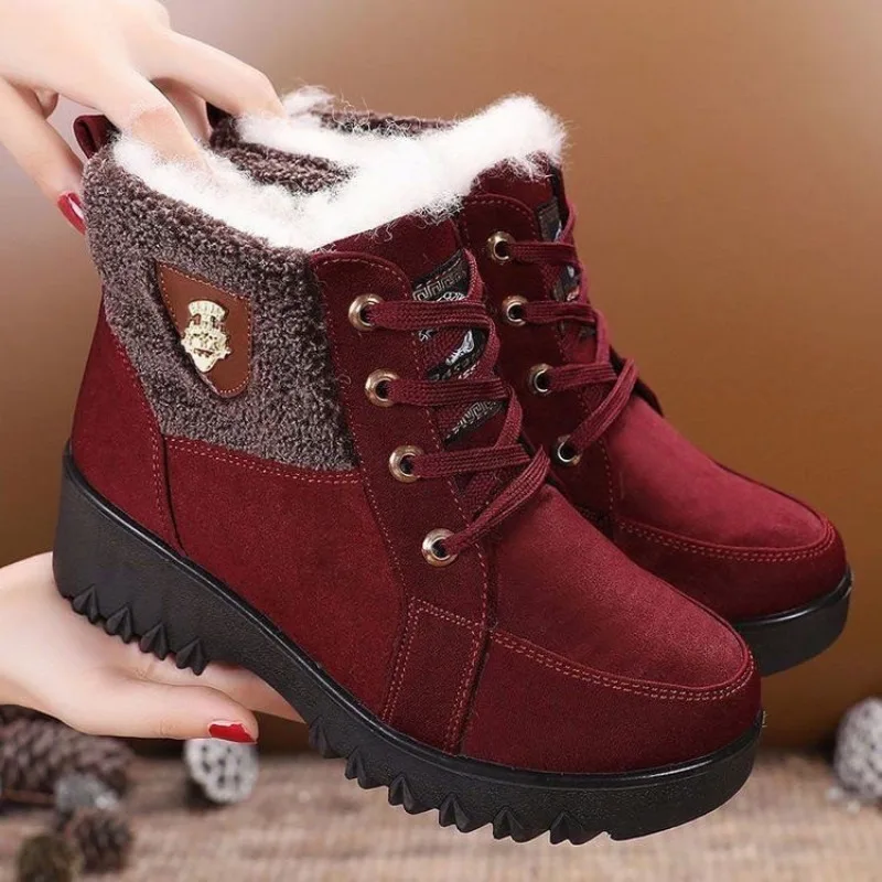 Bottes de neige en velours épais pour femmes, nouveau Style d'hiver, fond épais avec velours 41, grandes chaussures antidérapantes en coton pour personnes âgées d'âge moyen
