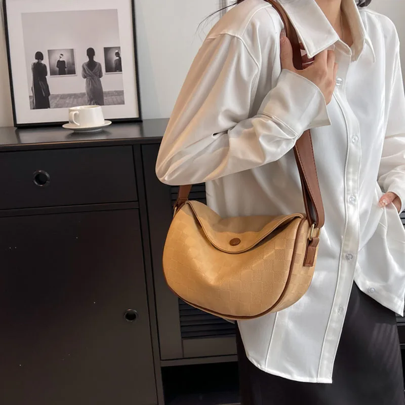 

crossbody bag dumpling single shoulder 2023 summer new fashion messenger bag large capacity travel cosmetic bag