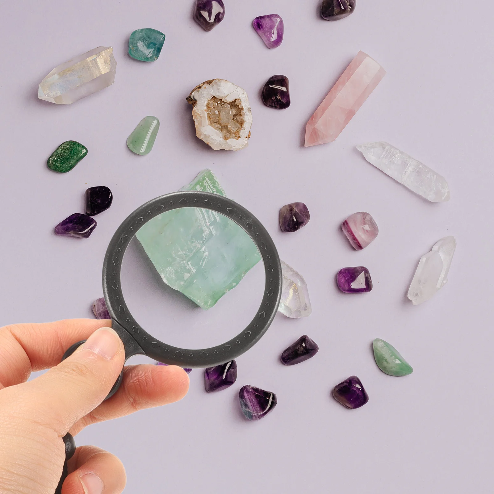 

1Set Handheld LED Reading Magnifier Neck Hanging Portable Large Light Magnifying Tool for Seniors Craft Reading Newspaper Book