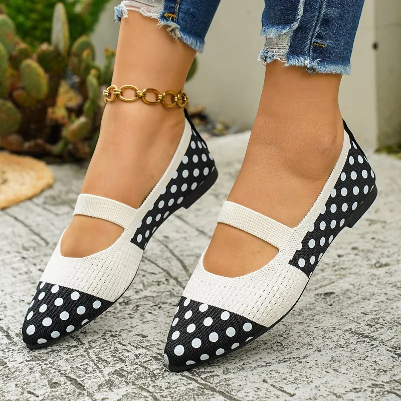 Spring 2026 New Large Size Round-Toe Flat Sandals for Women - Fashionable and Casual Shoes