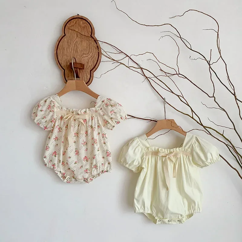 2026 الصيف لينة الطفل السروال القصير الوليد طفلة الأزهار نفخة الأكمام رومبير مع ربطة القوس فيونكة الأميرة طقم قطعة واحدة للأطفال ل 0-2Y