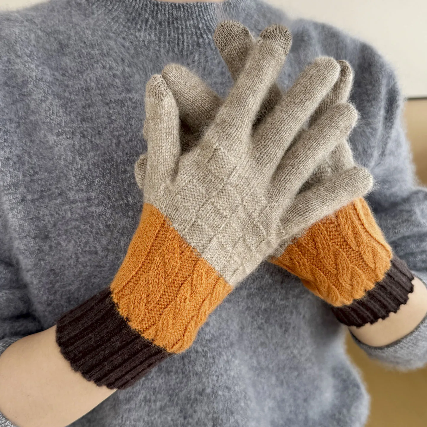 Unisex100%Cashmere Separated Finger Knit Gloves Winter Cable Twist Touchscreen Rib Long Cuff Outdoor Handwear for Fall Hiking