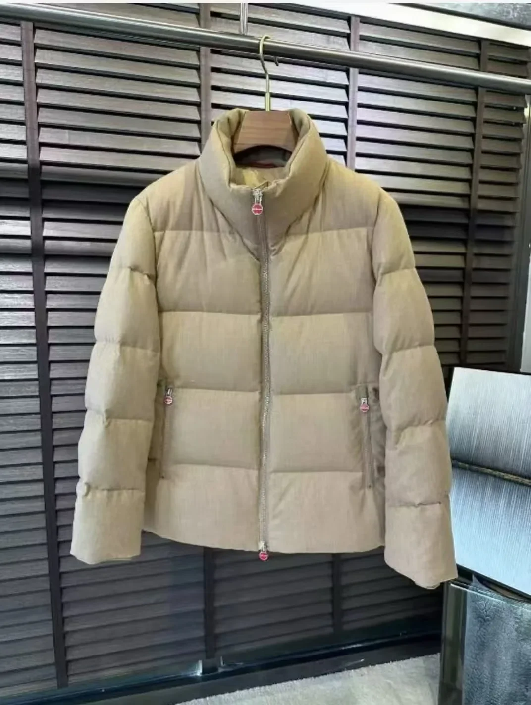 2025DIKU 2025 Men's Boutique New Stand up Down Jacket. Using customized cashmere fabric, warm and luxurious M-3XL