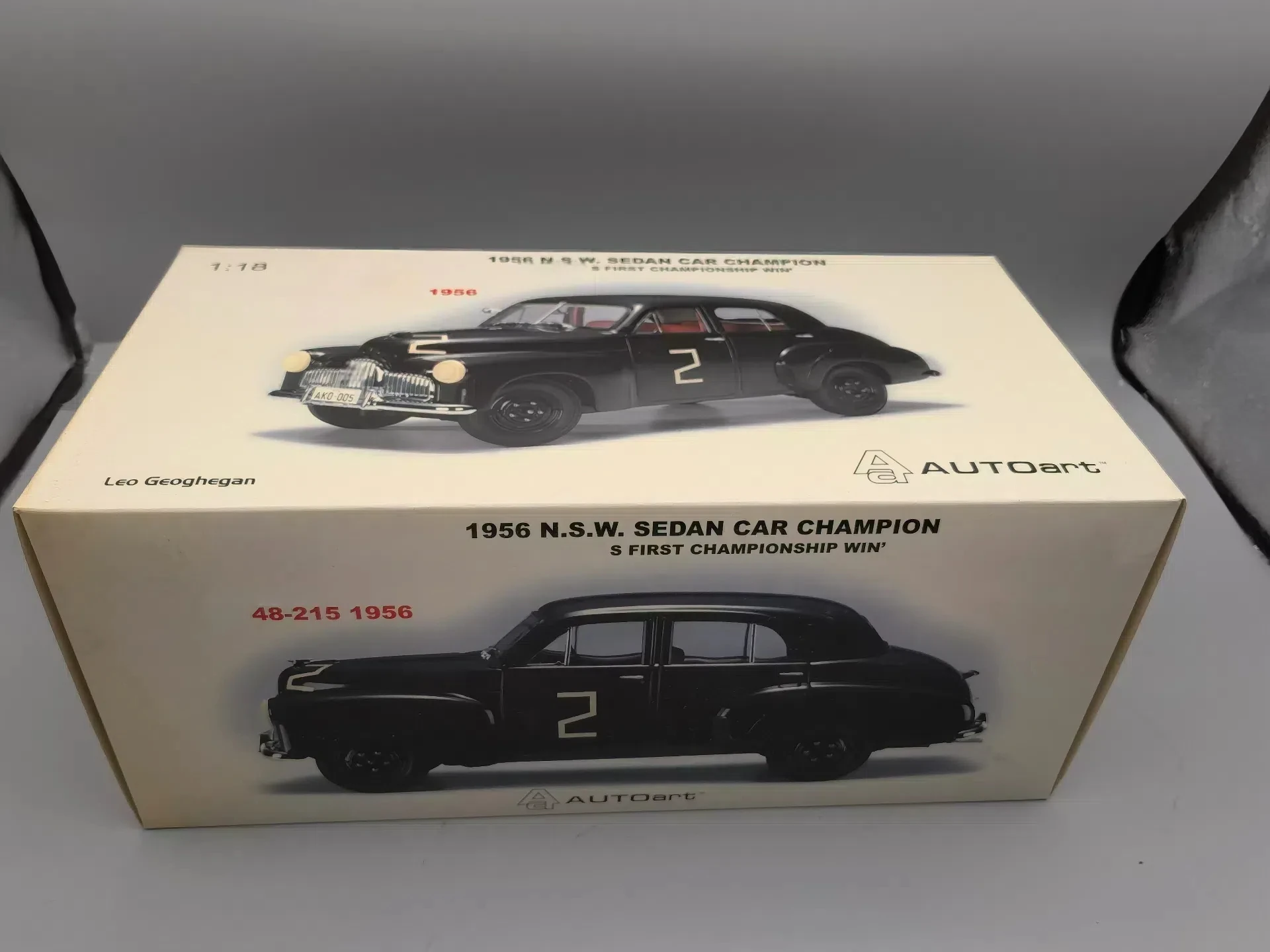 Autoart 1:18 48-215 1956 # 2 N.S.W SEDAN CAR CHAMPION Symulacja Edycja limitowana Wszystkie otwarte stopowe metalowe statyczne modele samochodów Zabawka Prezent