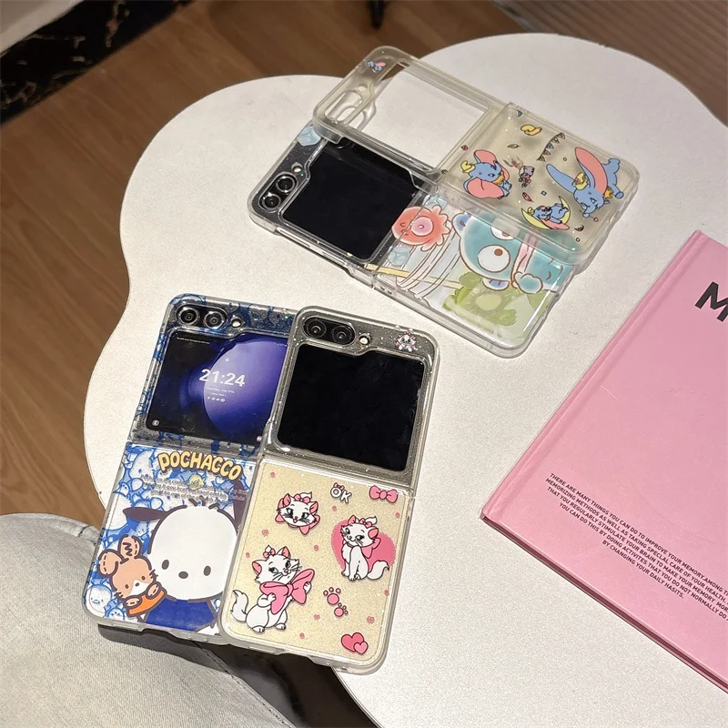 

Disneys Cute Marie Cat Pochacco Dumbo Hangyodon Fold Bling Glitte Phone Case for Samsung ZFlip 5 6 7 ZFlip7 cartoon Glitte Cover
