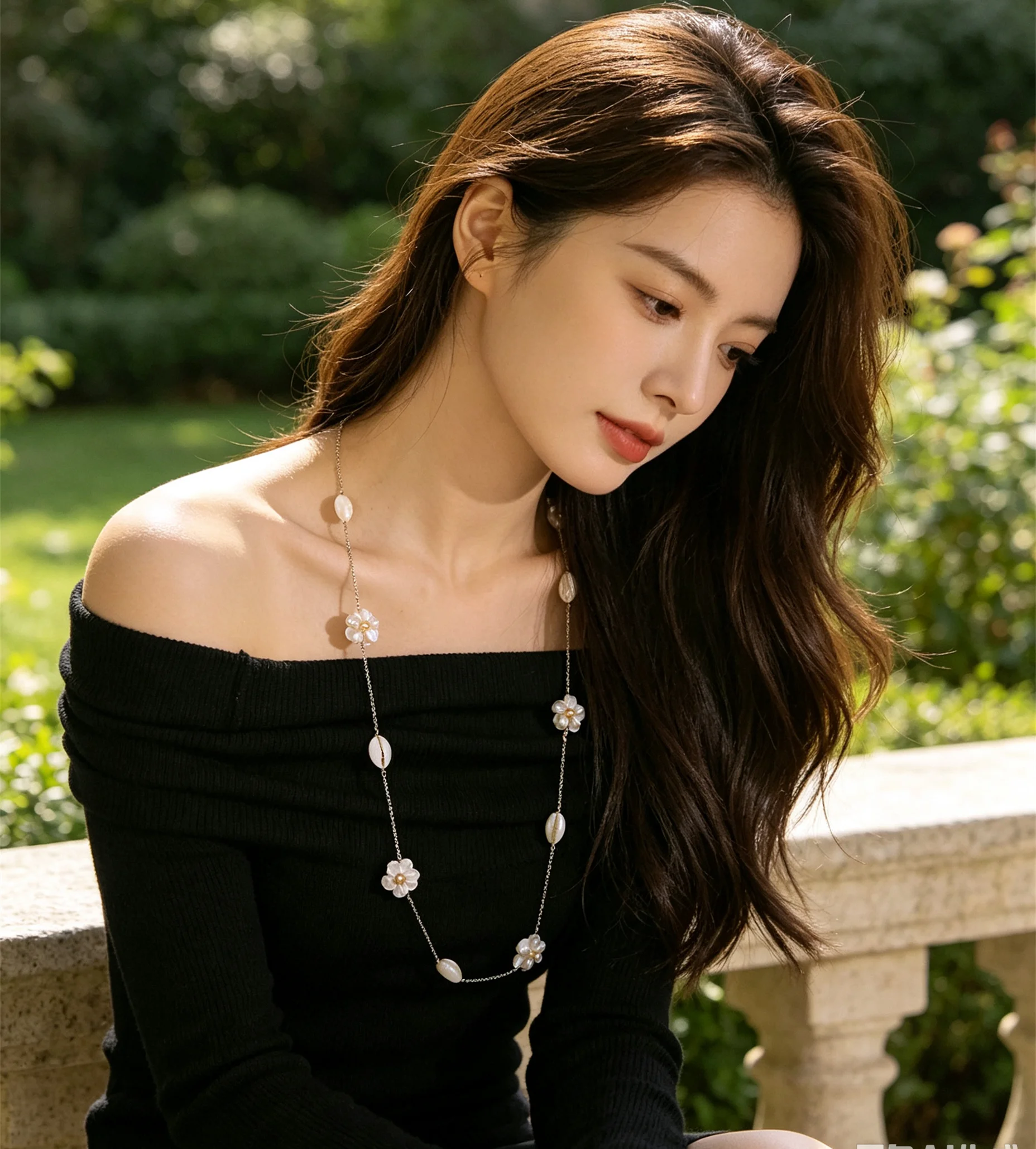 Women Long Shell Pearl Necklace Elegant Flower Beaded Neck Chain Delicate Versatile Clavicle Chain Lady Jewelry Gift Christmas