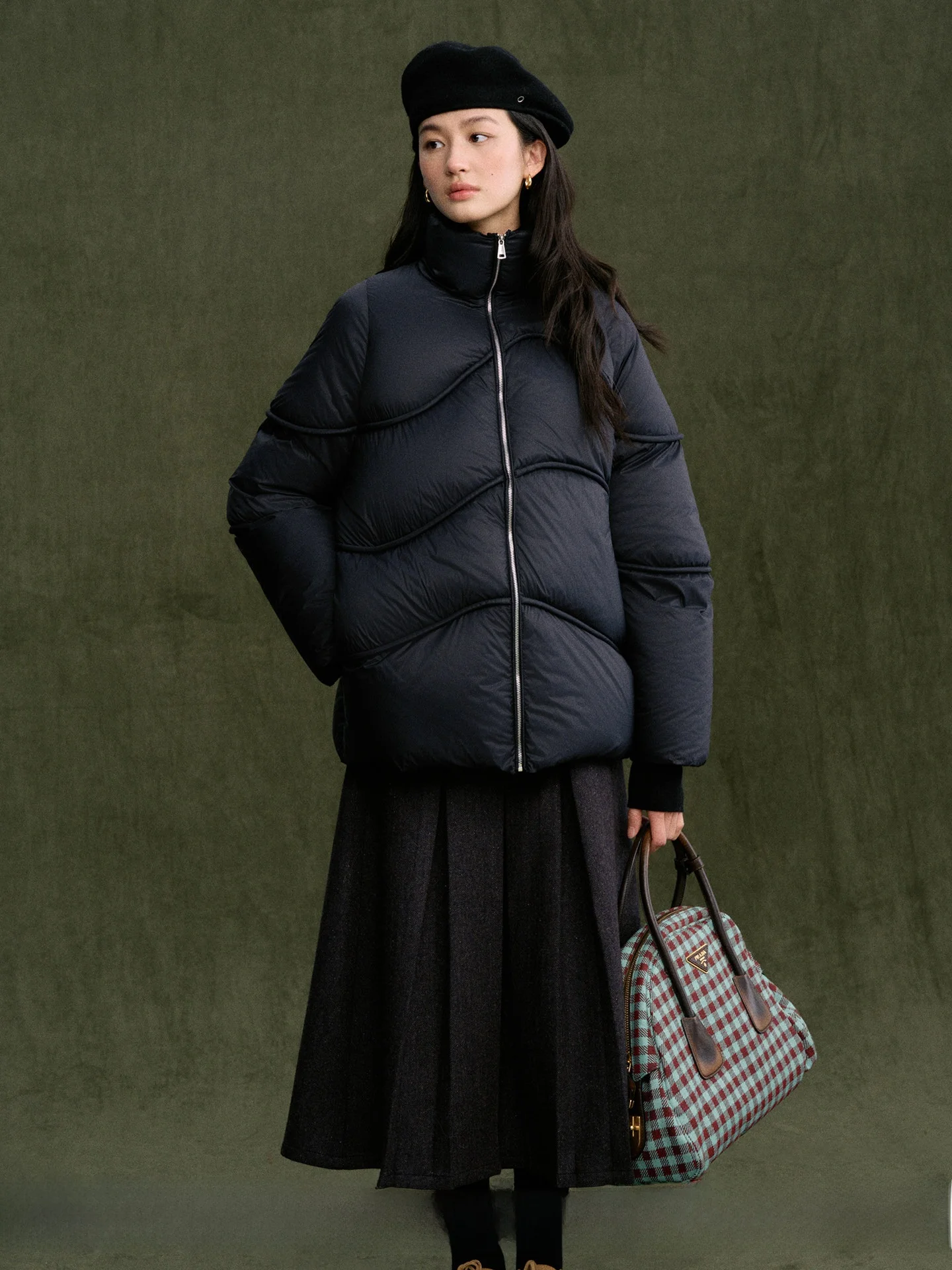 

Женская стеганая белая пуховая куртка Jicouture с волнообразной строчкой, воротником-стойкой, средней длины, утепленная, для зимы