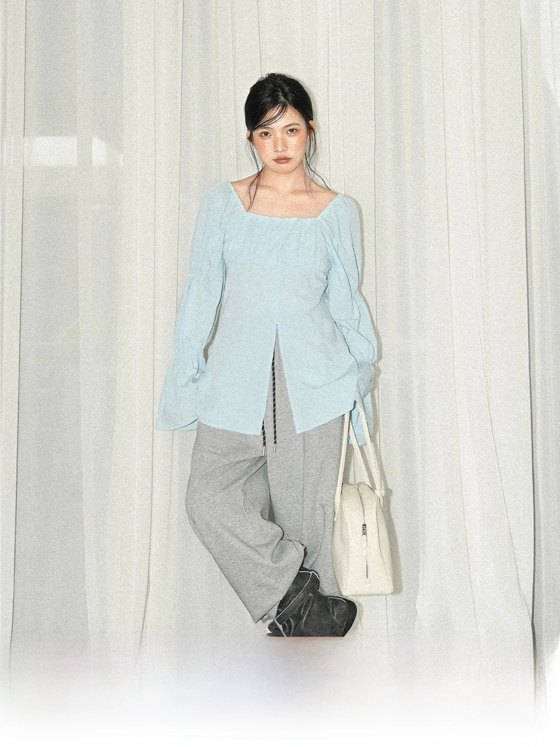 

Женская футболка с плиссированным квадратным воротником, рукавами-фонариками, разрезом по низу, с кристаллами, повседневная, летняя, с длинными рукавами