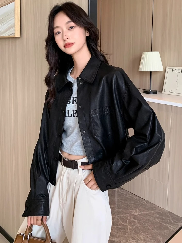 Lässige kurze Jacken aus echtem Leder für Damen, Frühling und Herbst 2022, neuer High-End-Vintage-einfacher, weicher, schwarzer Mantel aus echtem Schaffell