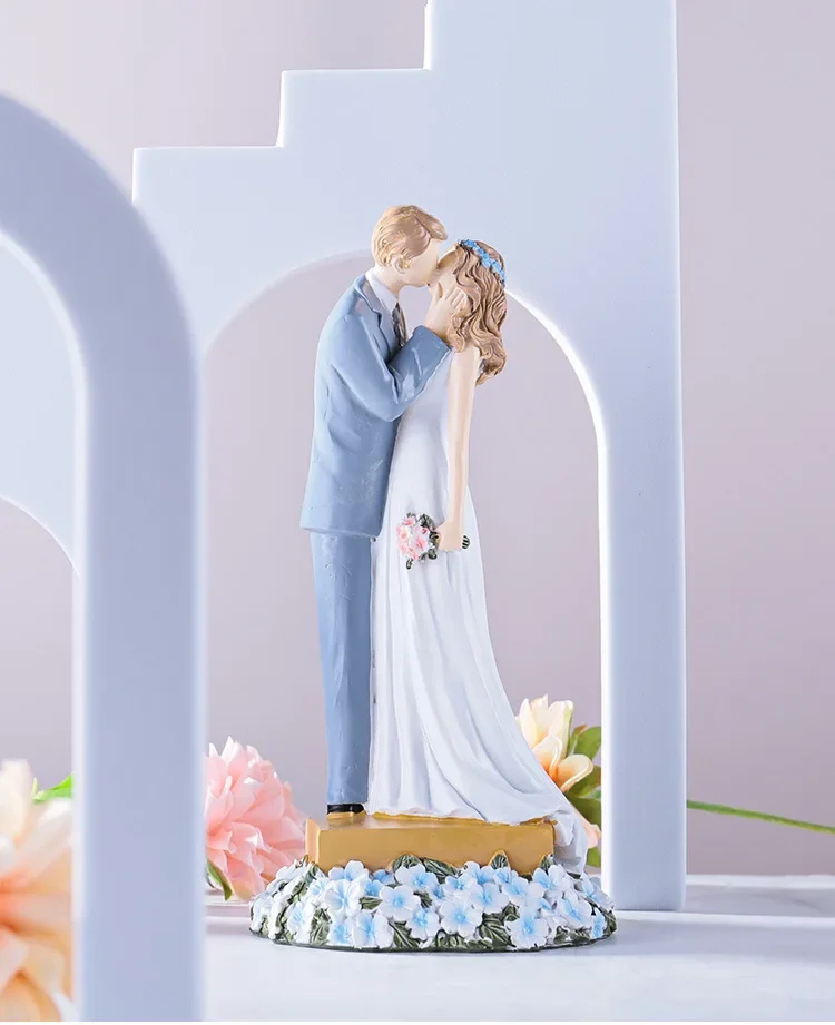 

Simple Couple Ornaments Creative Wedding Gifts for Newlyweds Living Room Desktop Decorations