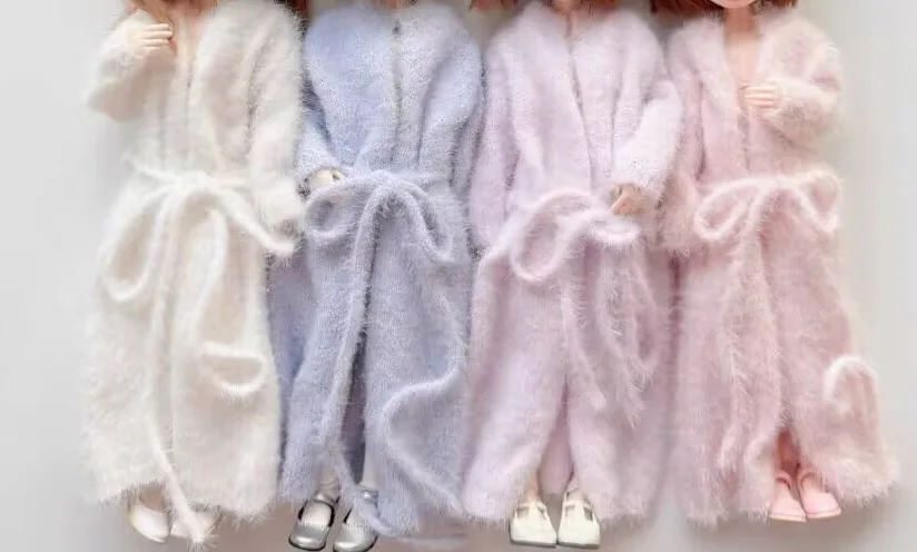 

1pcs white classic design Blythe/landoudou Fluffy, long-sleeved sweater/bathrobe(Fit for Lulu,ymy24,Ob22,24,26,zone, Jenny)
