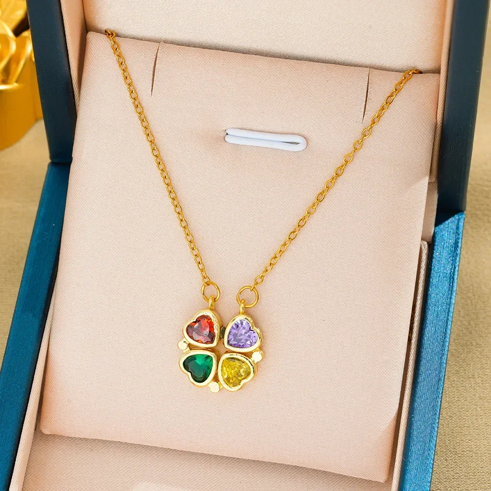 قلادتان على شكل قلب مع زهور أربع أوراق من الزركونيوم بألوان متفتحة من القلب إلى القلب