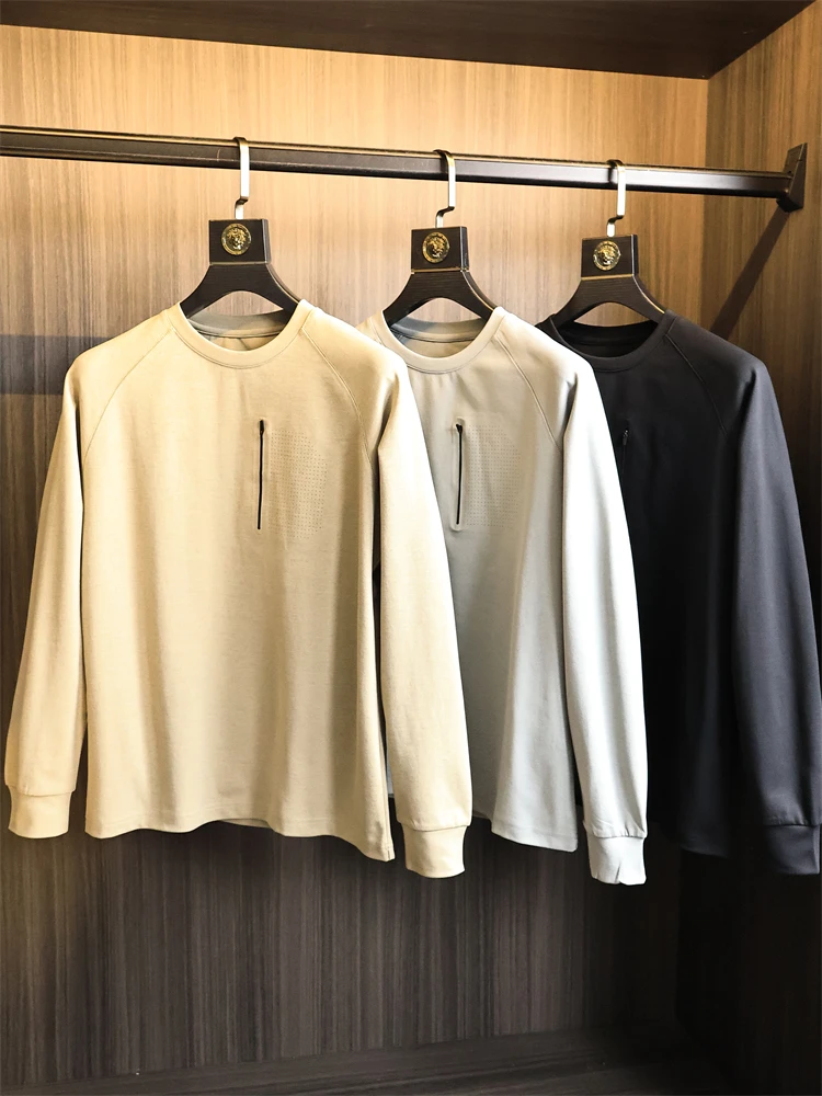 

Quick Dry Lightweight Tech Fabric Men's Sporty round Neck Long Sleeve T-Shirt Breathable Moisture Wicking Autumn Seasonal Wear