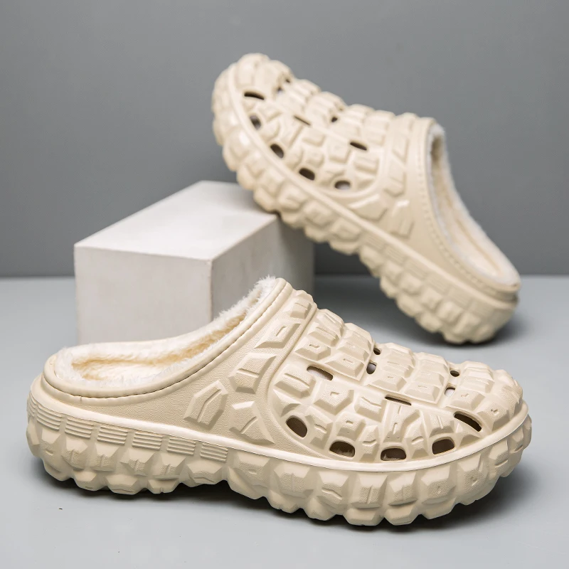 Zapatillas de casa de terciopelo para hombre, zapatos de algodón para mantener el calor al aire libre, baño resistente, diseño a prueba de agua, nueva moda