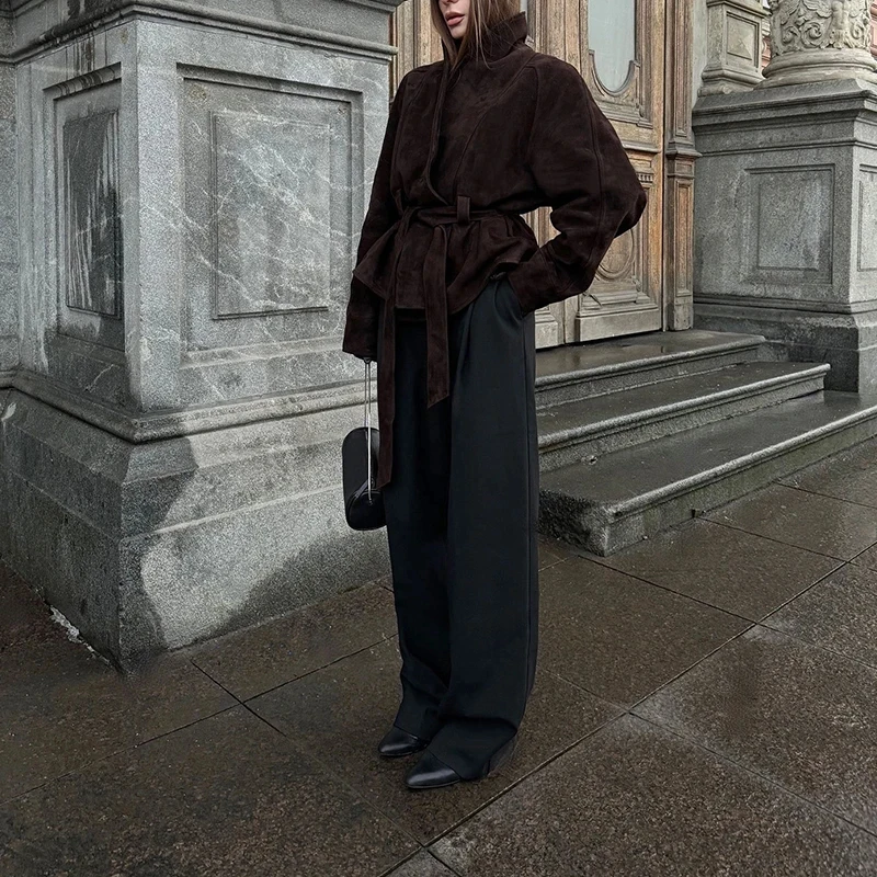 

Модная женская замшевая куртка с отложным воротником, длинными рукавами, на пуговицах, с поясом и карманами, элегантное осеннее пальто для уличного стиля