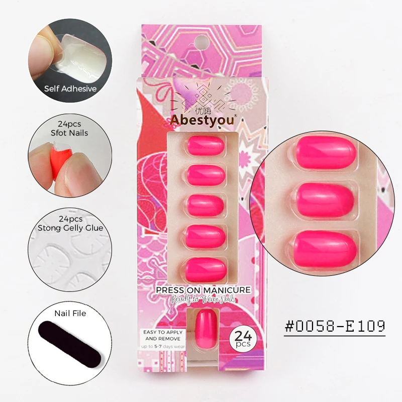 : Unghie finte personalizzate