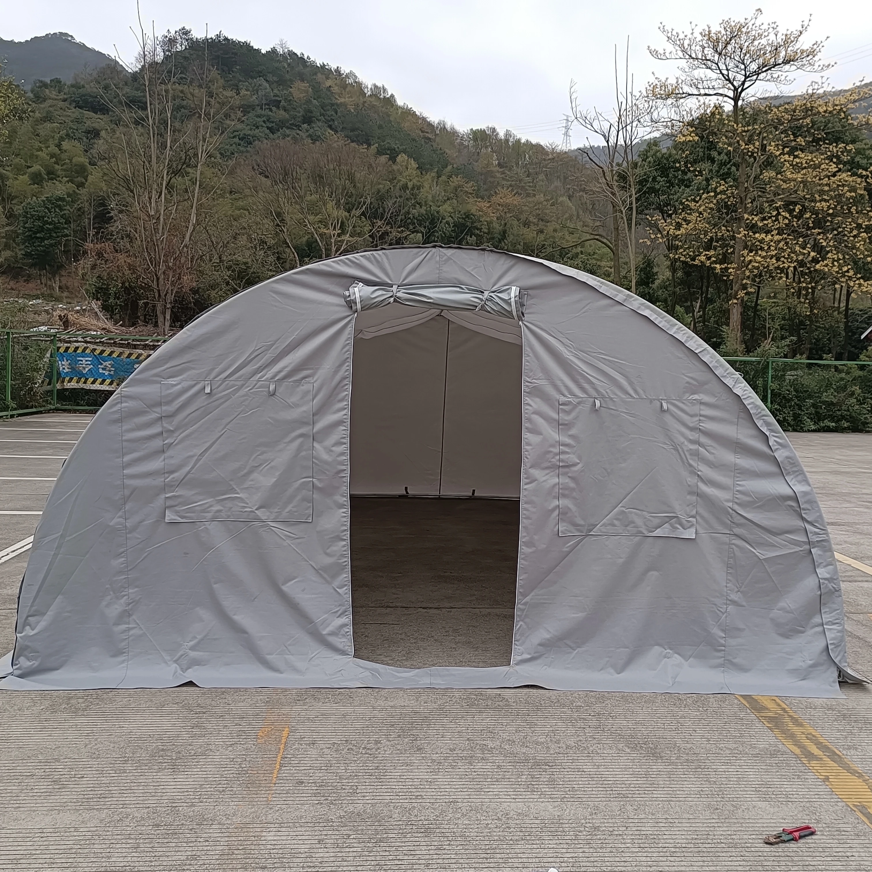 

Hot Sale Camping Tent Waterproof Big Outdoor Family Disaster Relief Tents With Competitive Price