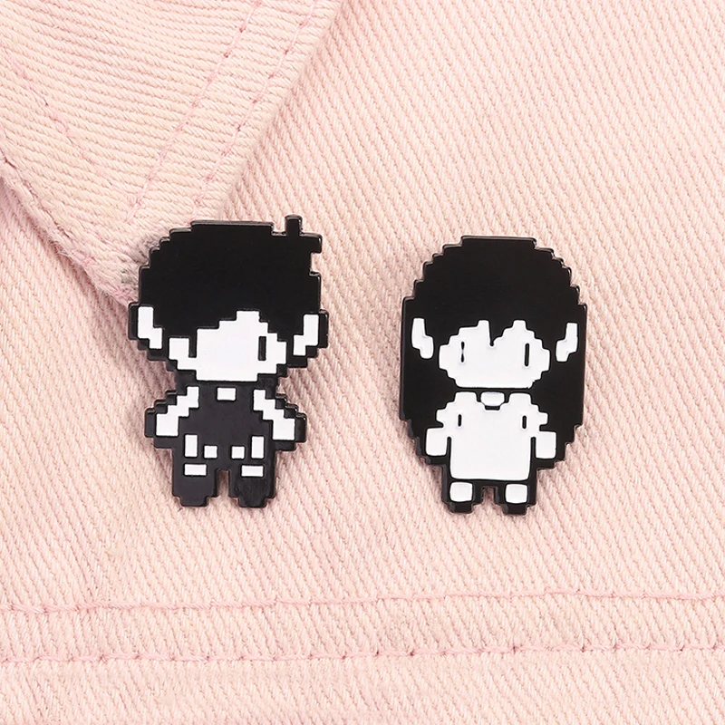 Juego de rol Omori figura de píxel Pin esmaltado Anime Cosplay Omori Aubrey Kel Hero Sunny broches de Metal insignia de solapa regalos de joyería divertidos