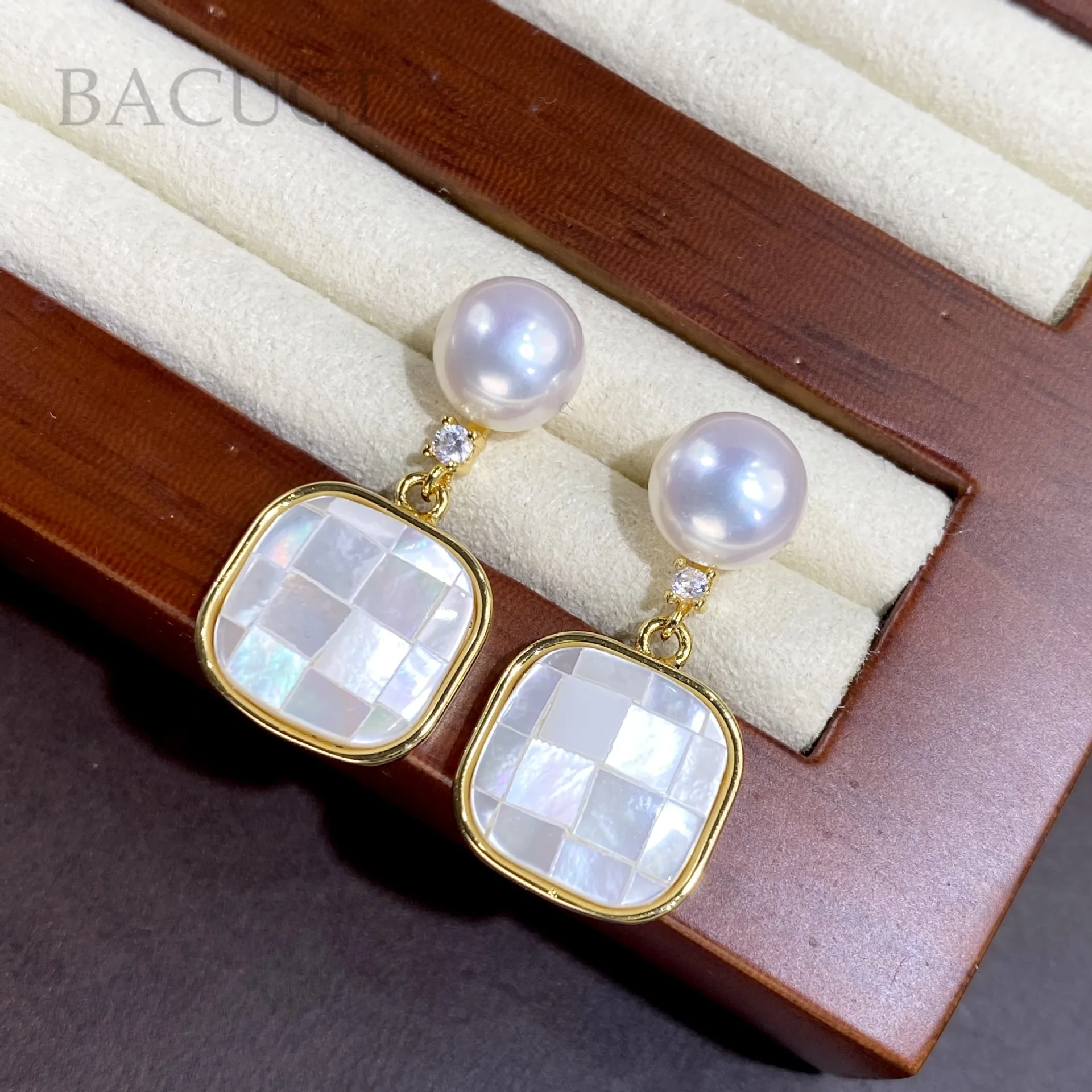 

Natural freshwater mother shell earrings