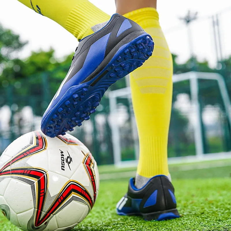 Men New Football Boots Grass Professional Field  Resistant Male Soccer Shoes Outdoor Non Slip Fast High Quality Football Shoes