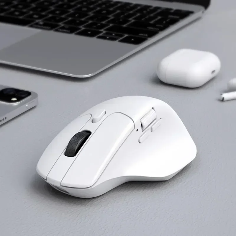 Imagem -02 - Lightpeso Wireless Bluetooth Mouse Sensor Ergonômico Paw3395 Bateria de Longa Duração Acessórios para Jogos pc E-sports Presentes Originais m6