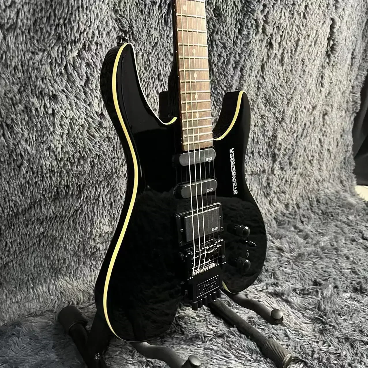 Headless Electric Guitar, Mahogany Body, Black Color, Rosewood Fingerboard, Floyd Rose Tremolo Bridge, Steinberger, Free Ship