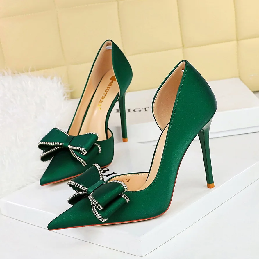 

Women's High Heels Shoes European American Green Super High Heel Shallow Mouth Side Hollow Cyrstal Butterfly Bow Ladies Shoes